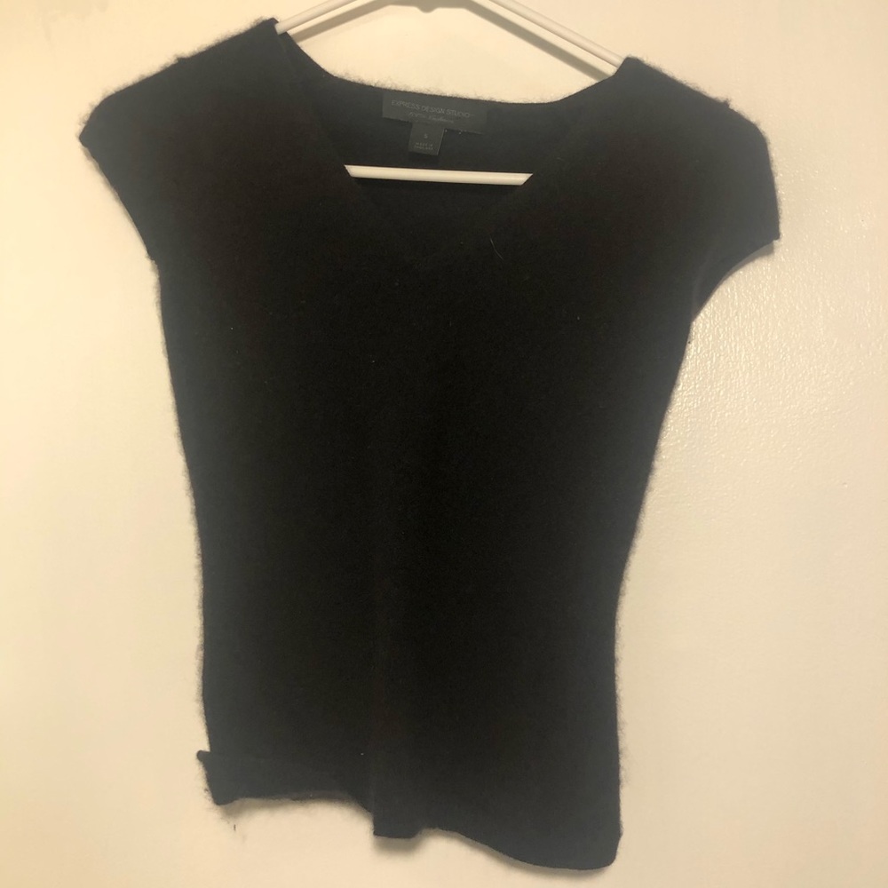 Cropped Fuzzy V-Neck Tee